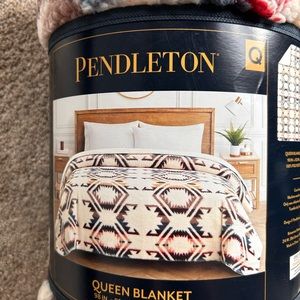 Queen size Pendleton blanket new in packaging!